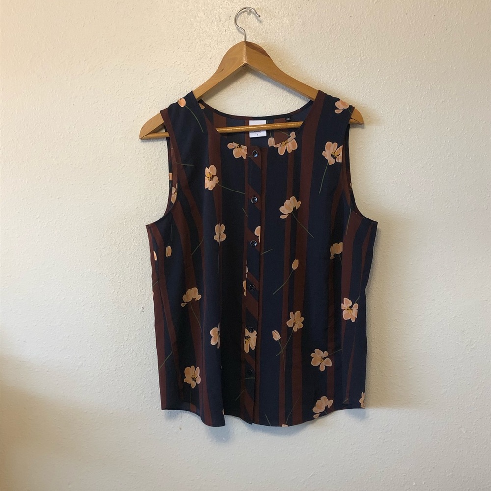 Sweet floral button up tank!